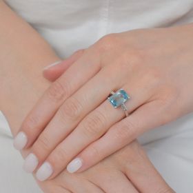 Inel din aur alb cu diamante 0.13 ct și topaz albastru 5.04 ct