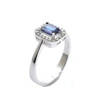 White gold ring with diamonds 0.12 ct and sapphyre 0.59 ct