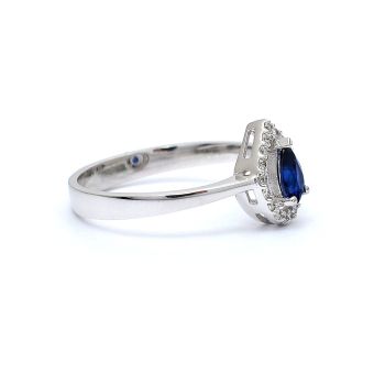White gold ring with diamonds 0.13 ct and sapphyre 0.40 ct