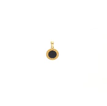 Yellow gold pendant with onyx